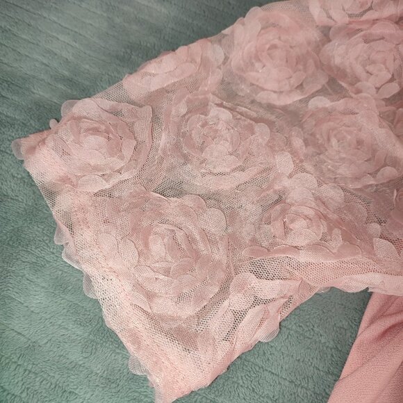 NEW - A Love Story Top Blouse Bridal Rose Pink Size M Roses on Sleeve Shirt - Picture 6 of 13